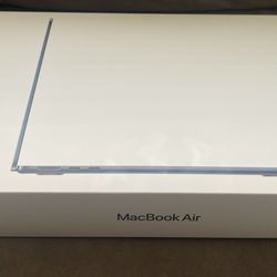 BRAND NEW - Apple 2024 MacBook Air 13-inch Laptop with M3 chip: 13.6-inch Liquid Retina Display, 8GB Unified Memory, 256GB SSD Storage