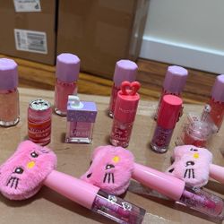 Ladies And Teenager Lip Gloss & Lip Oil