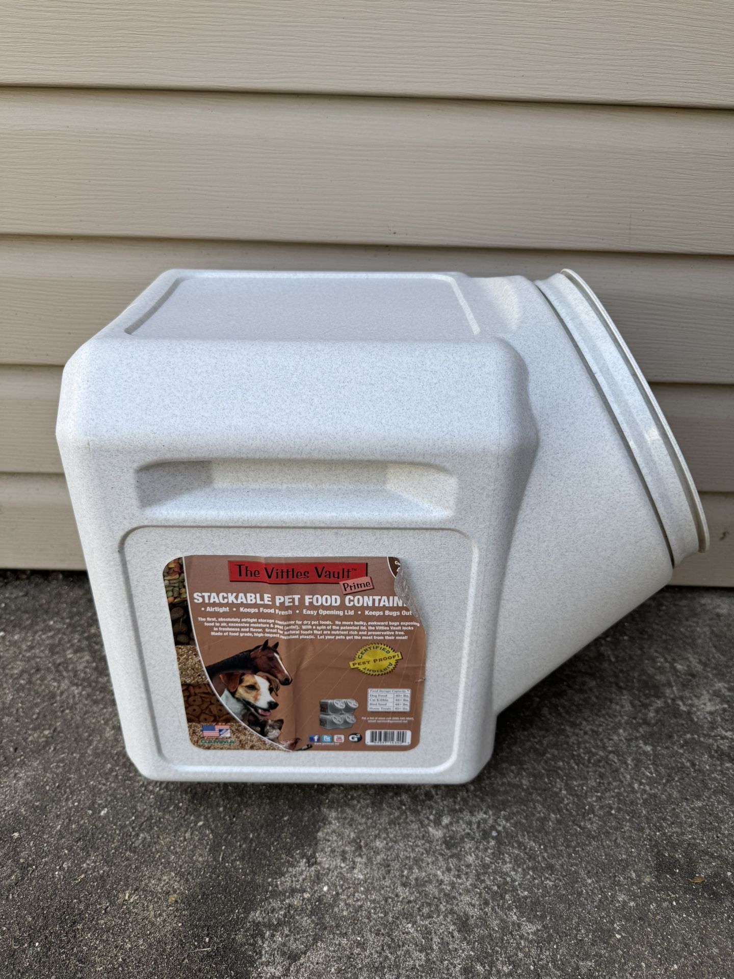 Stackable Pet Food Container Holds 40 Lbs Food