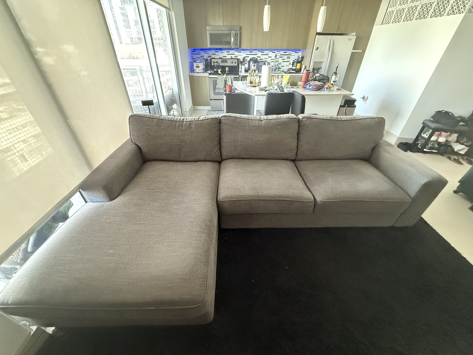 🛋️ COMFY GREY SECTIONAL – $300 – DOWNTOWN MIAMI 🛋️
