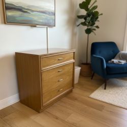 Thomasville Mid-Century Style 4-Drawer Dresser – Honey Oak Finish