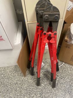 Bolt cutters