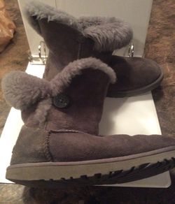 Grey ugg boots