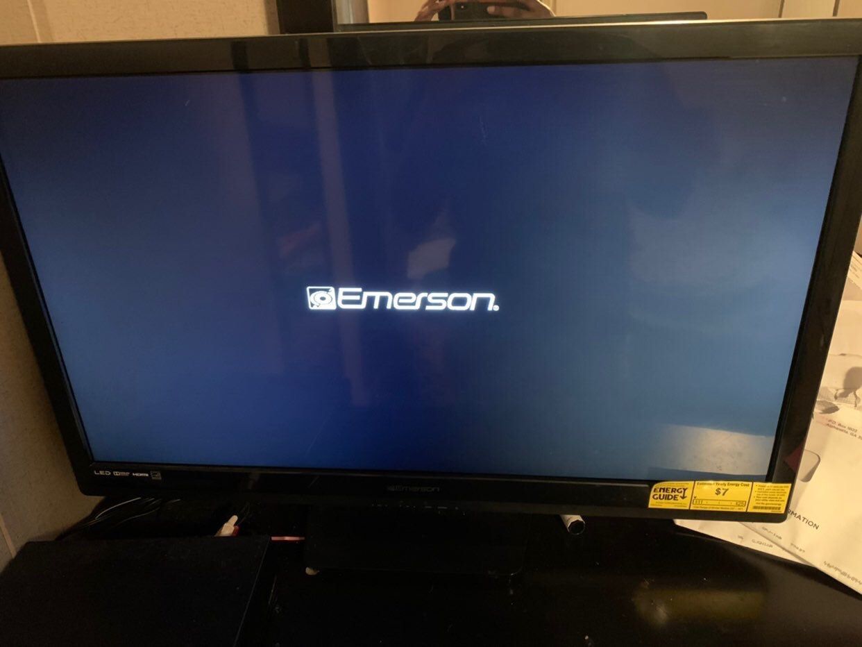 32’ Flatscreen TV (Emerson)