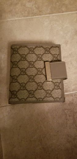 Women's Gucci wallet
