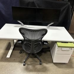 Haworth Standing Desk 72x30! We Have Many Sizes Available! We Also Have Ergonomic Chairs And Monitor Arms Available! 