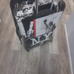 New York Suite Casse BIG Size  Brand New 100$