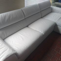 SECTIONAL GENUINE LEATHER IN L SHAPPE ... DELIVERY SERVICE AVAILABLE 🚚⚡🚚