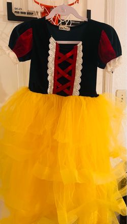 Snow White costume