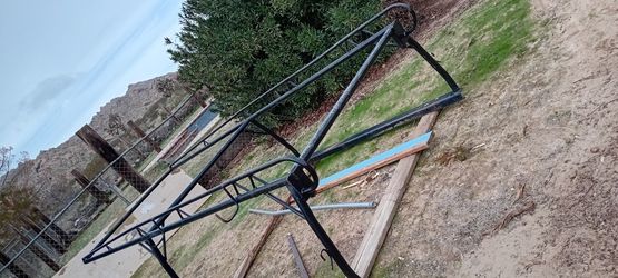 Truco Rack came off a Tundra 06 Regular Bed