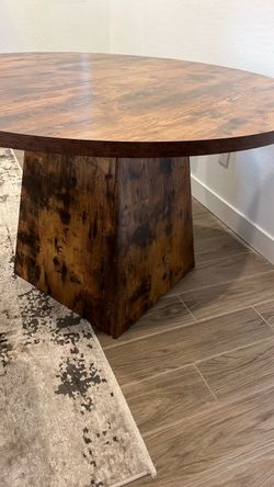 Beautiful Circle Dining Table