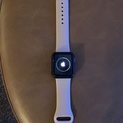 Series 3 Apple Watch With Charger 38 mm