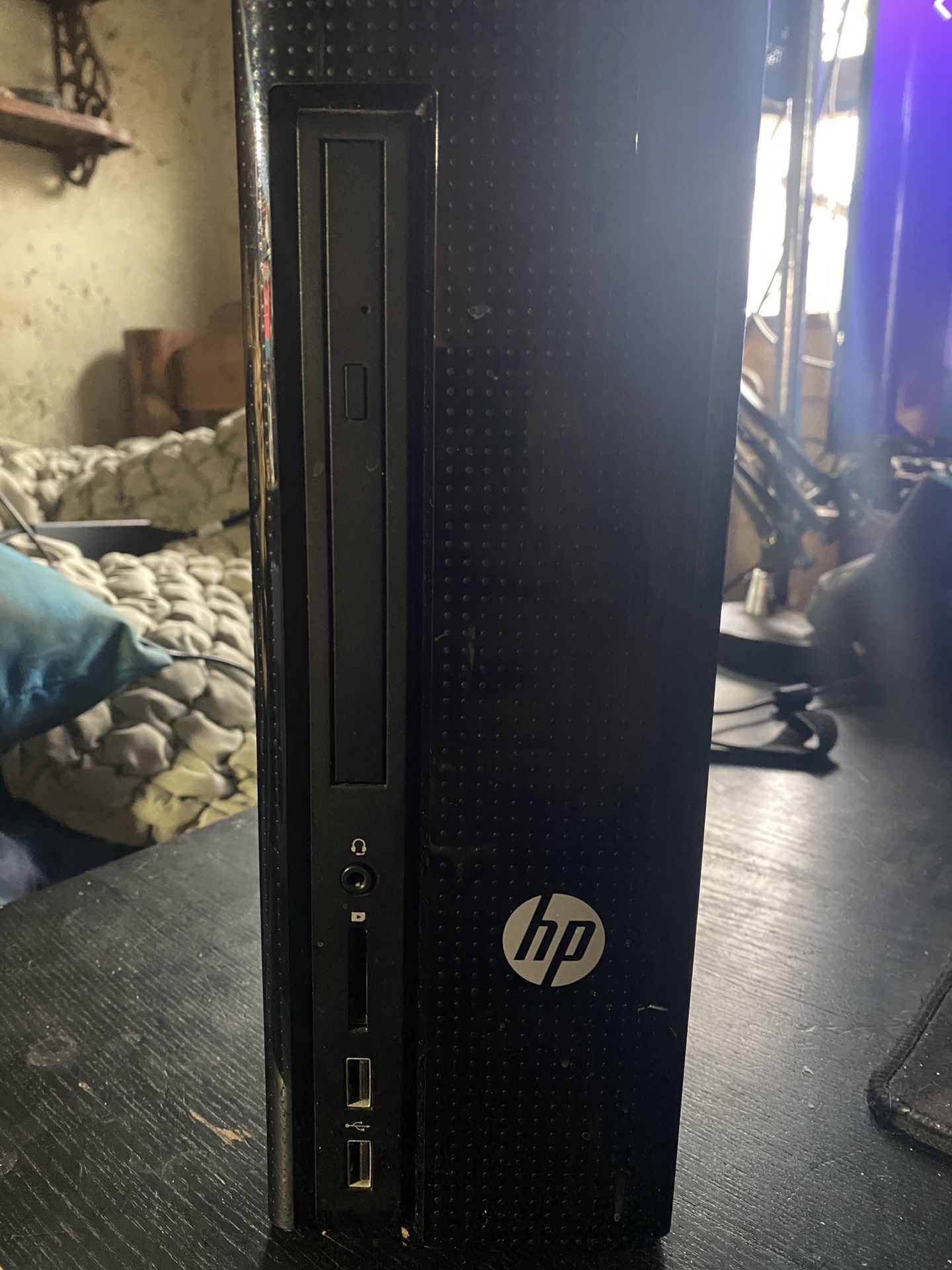 HP Slimline 260-a020 Desktop Computer