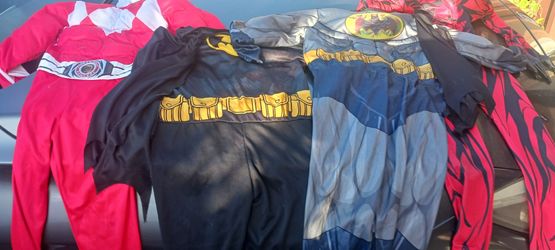Holloween  costumes size 5