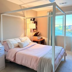 White Full Size Canopy Bed OBO