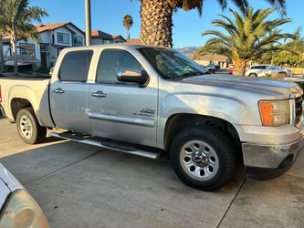 2011 GMC Sierra Crew Cab Pickup Truck