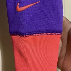 Nike Therma fit girls Pull Up Hoodie/Large