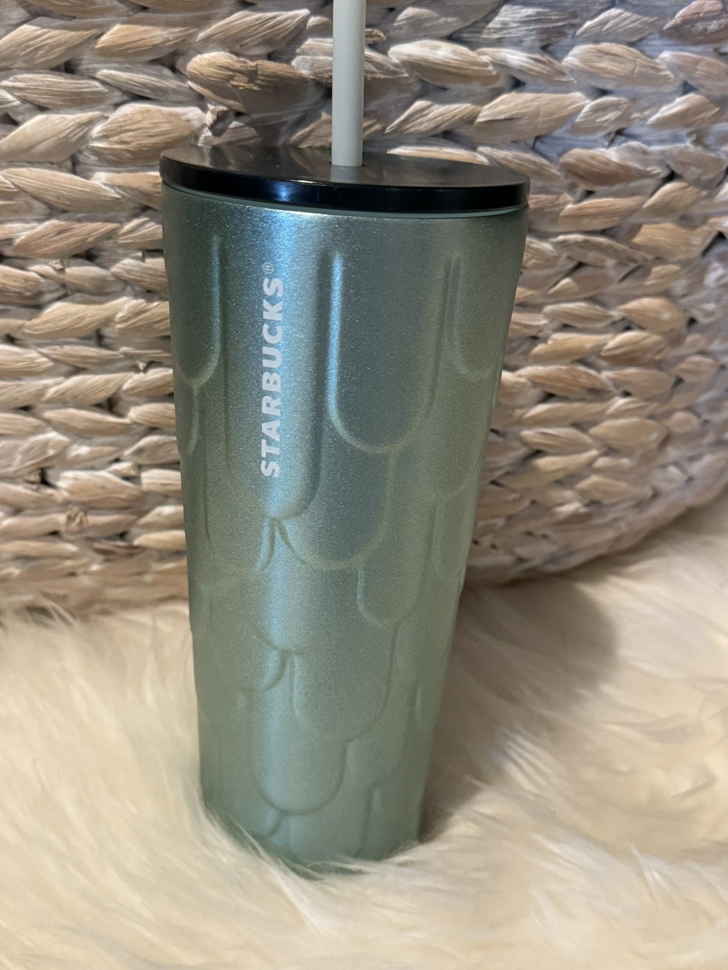 Starbucks Tumbler 24oz Mermaid Scales Green Glitter Textured 2022. IN LIKE NEW CONDITION