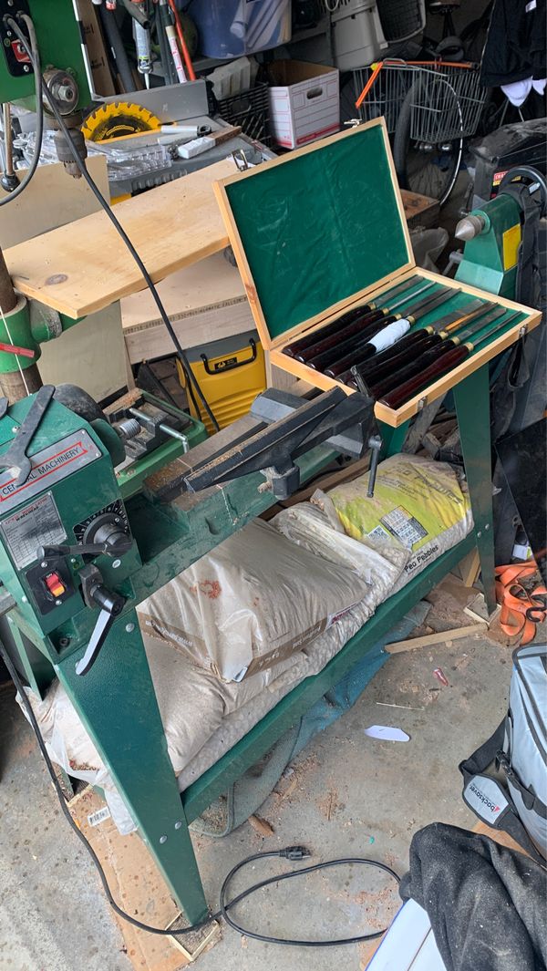 Central Machinery (harbor freight) wood lathe 12x36 for Sale in El