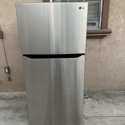 3 MONTHS WARRANTY 30x33x66 LG REFRIGERATOR SILVER 20cuft