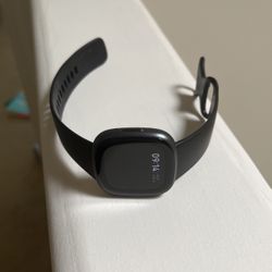 Fitbit Versa 4