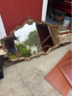 Wall mirror