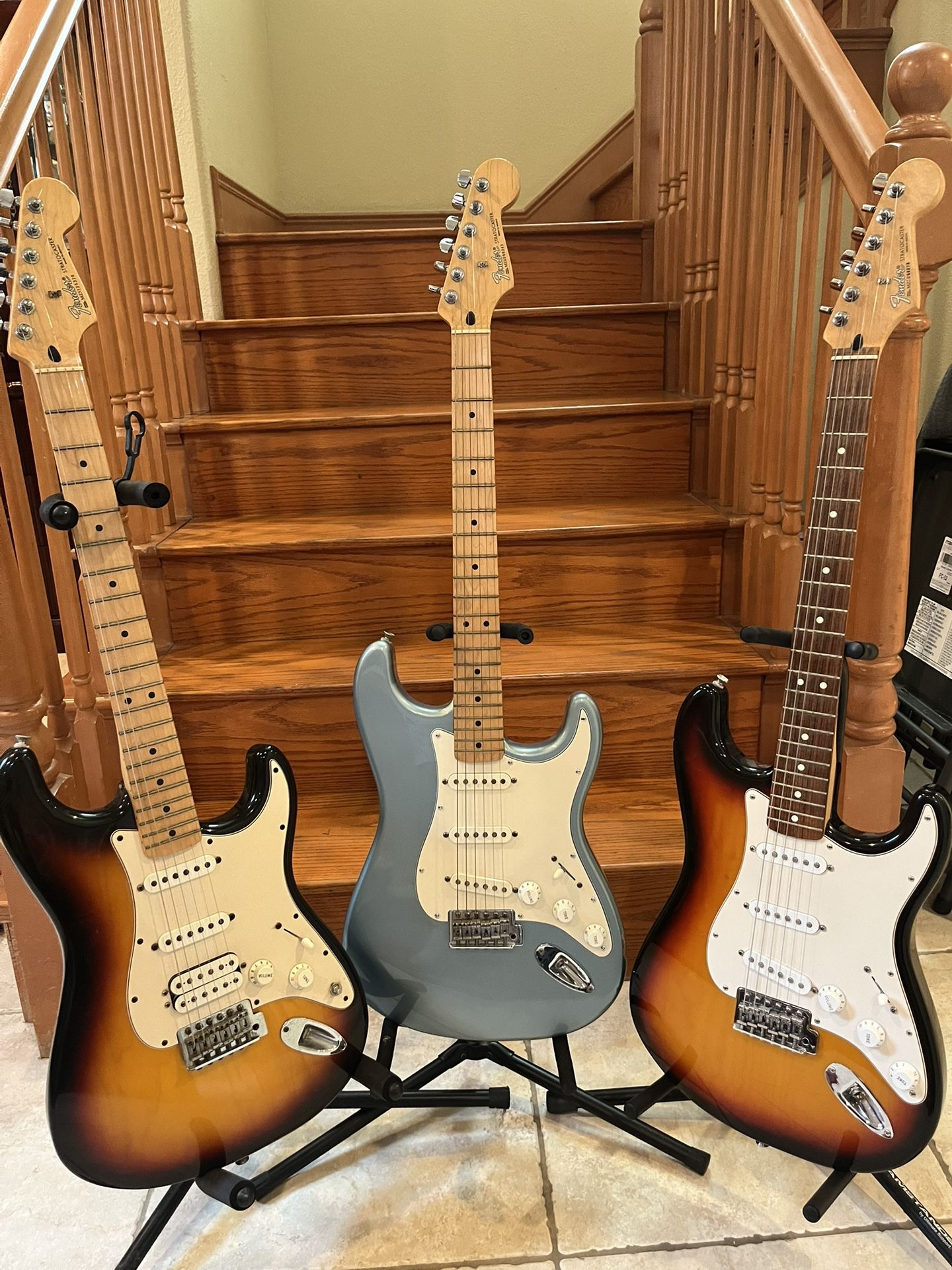 Fender MIM Stratocasters (HSS SSS SSS)