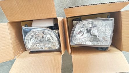 2001-2004 Toyota Tacoma Headlights and Corner Lights $100