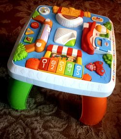 FISHER PRICE LAUGH AND LEARN TABLE