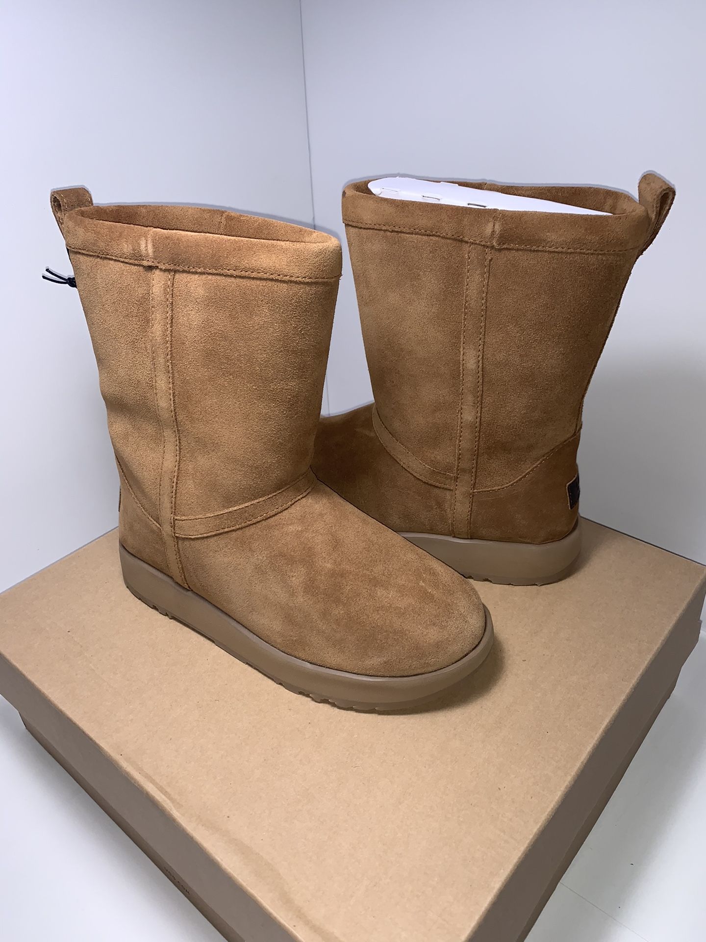 Ugg Women's Classic Short Waterproof Boot Chestnut