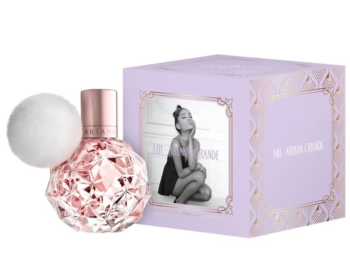 Ariana Grande Ari Eau de Parfum Spray 1.0 FL 30 Ml