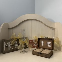 Wedding 💕 Decor & Pottery Barn Wine Glasses 🍷🍷 