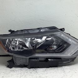 2017-2020 Nissan Rogue Right Headlight (1D)