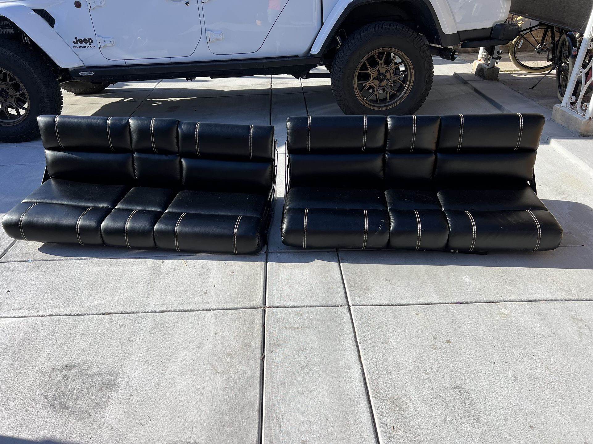 Happi Jac Rv Travel Trailer 5th Wheel Van Garage Bed Sofa Futon Conversion for Sale in Spring