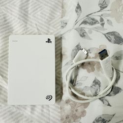 Seagate Portable 2TB External Hard Drive HDD — USB 3.0 for PlayStation 5/4 ( Used )
