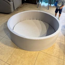 Large ball pit