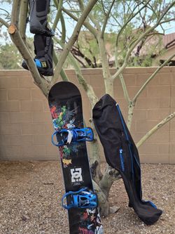 Burton 55 Version 1 Snowboard And DC Snowboarding Boots With Bag 