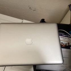 Apple MacBook 