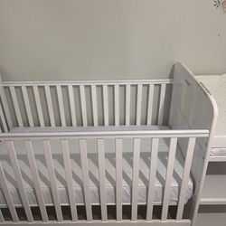 Dream On Me Crib With Changing Table