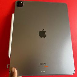 Apple IPad Pro 12.9” 6th Generation (2022 Model / M2 chip ) 256GB WiFi + cellular (5G Unlocked) with keyboard, pen & Accessories 