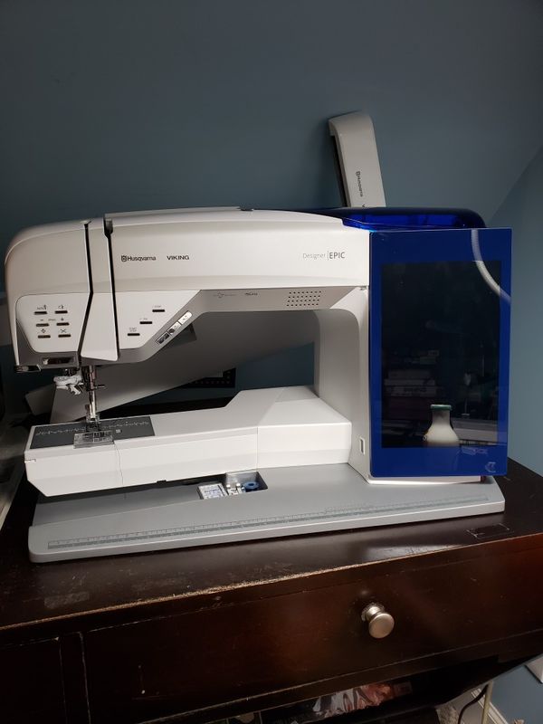 Husqvarna Viking Designer Epic Sewing Machine for Sale in Romulus, MI
