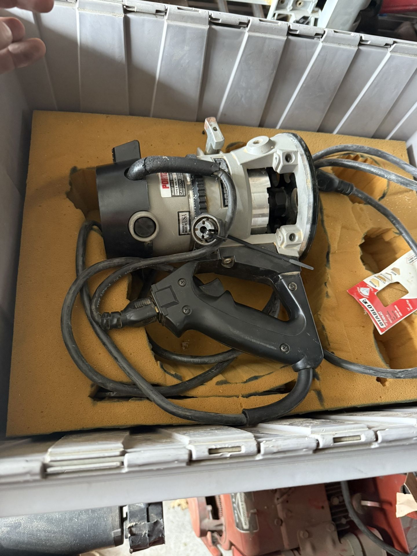 Heavy Duty Router With Router Bit Set 