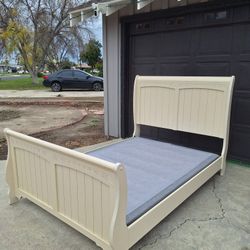 Full Size Bed 
