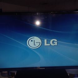 Samsung HDTV 32 inches with remote Control 