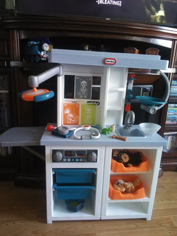 Little Tikes Vet Station