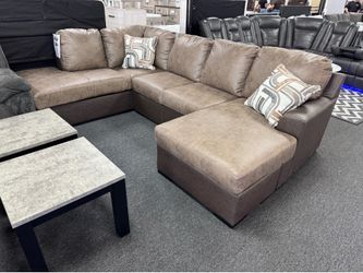 Leather 2PC Sectional by Ashley. 🚚WE DELIVER🚚