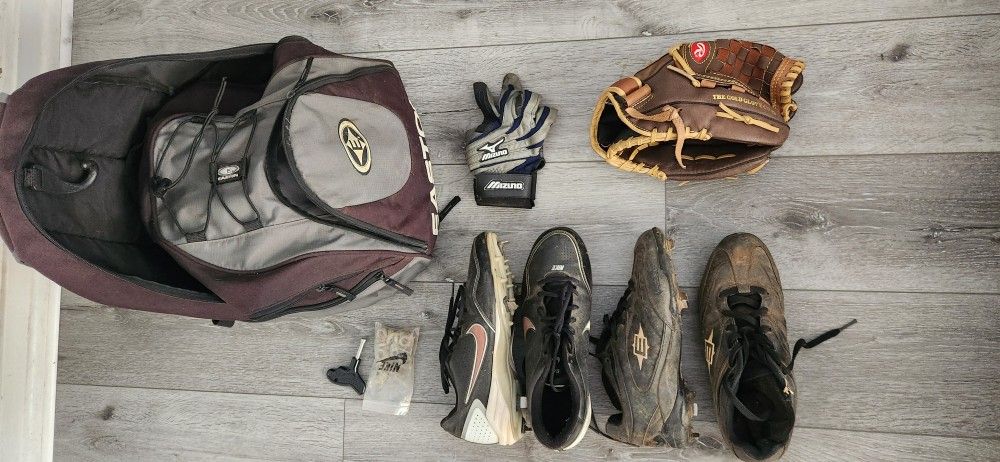 Baseball Glove Cleats