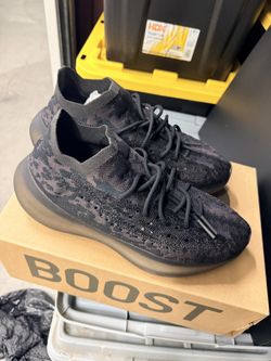 YEEZY 380 Onyx