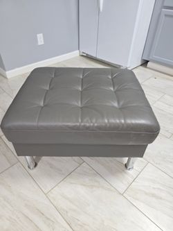 LANDSKRONA
Footstool