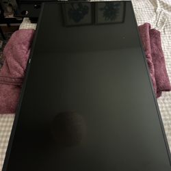 Samsung 55” 4K Smart TV + Wall Mount + Remote (Great Condition)